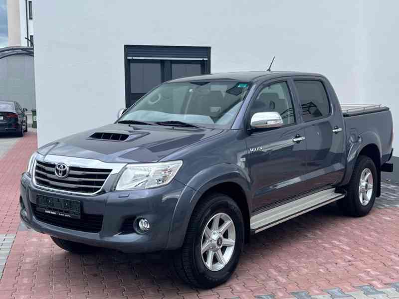 Toyota Hilux 3,0D4D Executive 4x4 126kw - foto 8