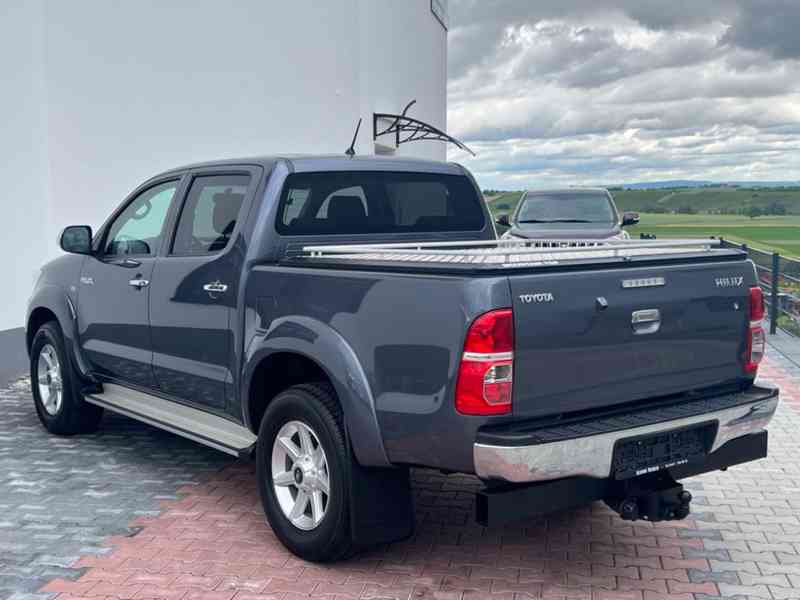 Toyota Hilux 3,0D4D Executive 4x4 126kw - foto 7