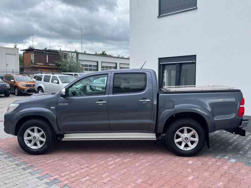 Toyota Hilux 3,0D4D Executive 4x4 126kw - foto 12