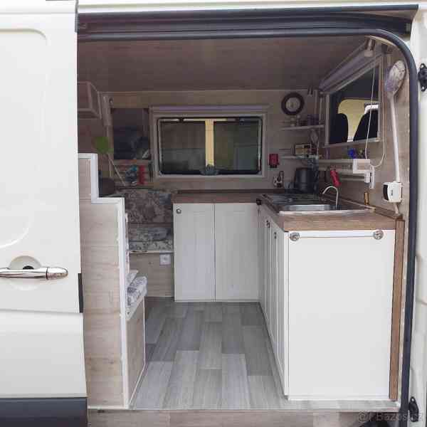 Obytná dodávka vw crafter  - foto 20