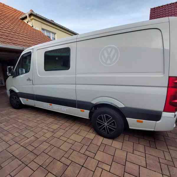 Obytná dodávka vw crafter  - foto 15