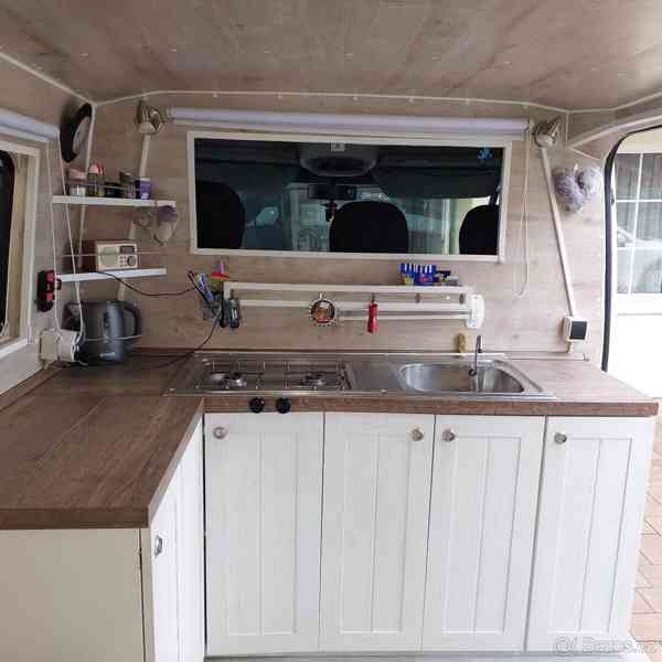 Obytná dodávka vw crafter  - foto 8