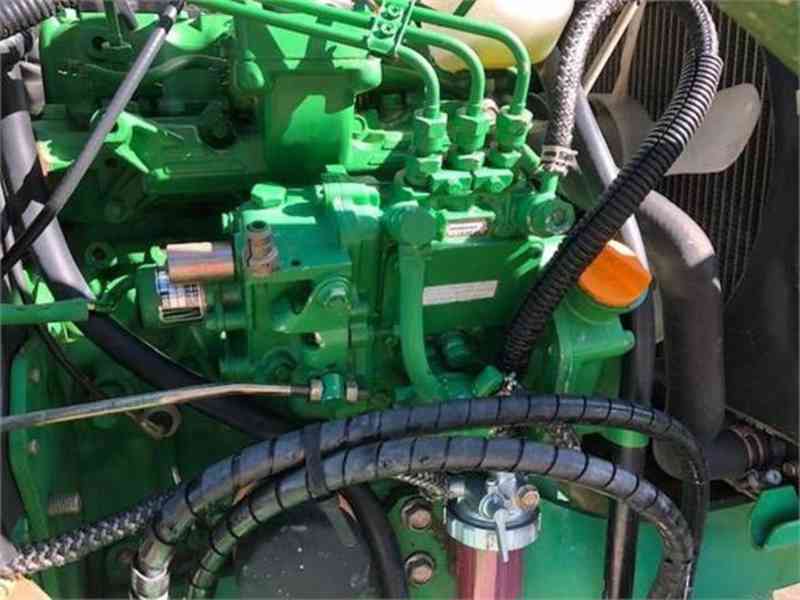 Traktor John Deere 790 - foto 8