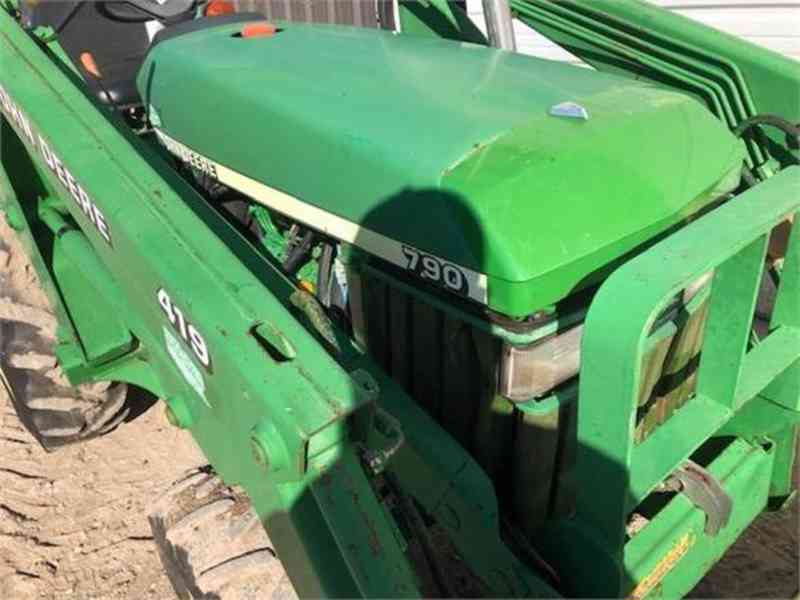 Traktor John Deere 790 - foto 10