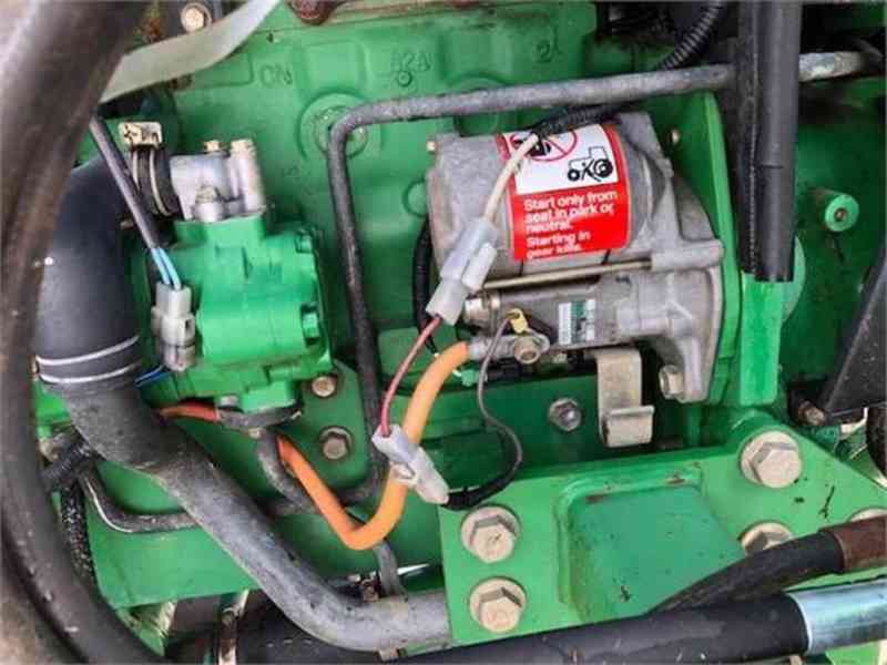 Traktor John Deere 790 - foto 7