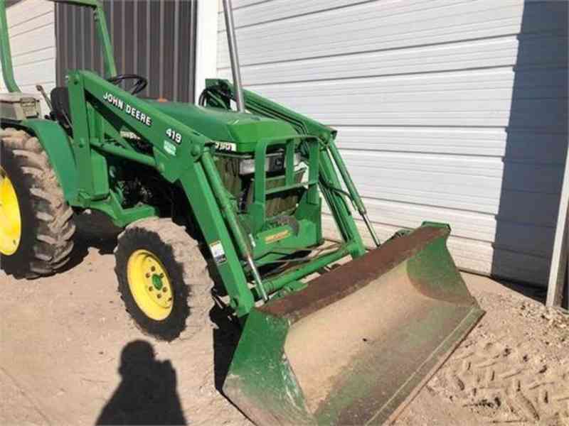Traktor John Deere 790 - foto 2