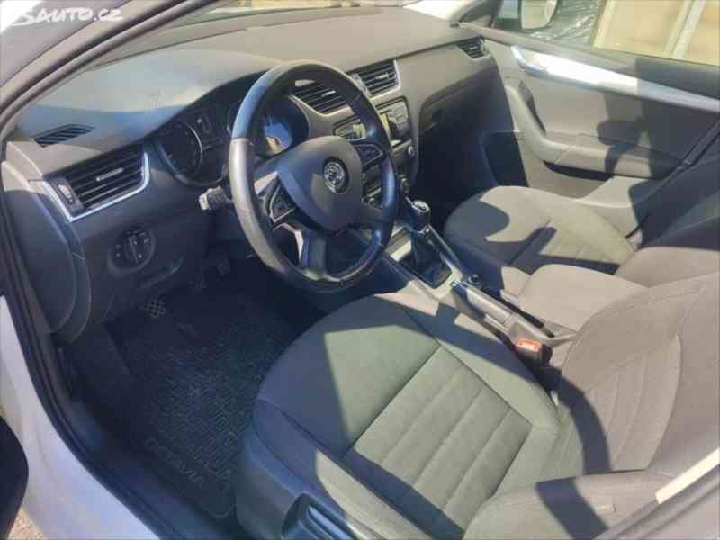 Škoda Octavia 2,0 - foto 8