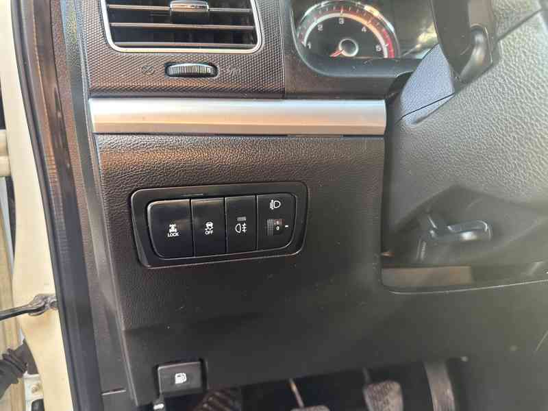 SsangYong Korando 2.0XDi 4x4/1MAJ/129kW/Výhřev - foto 22