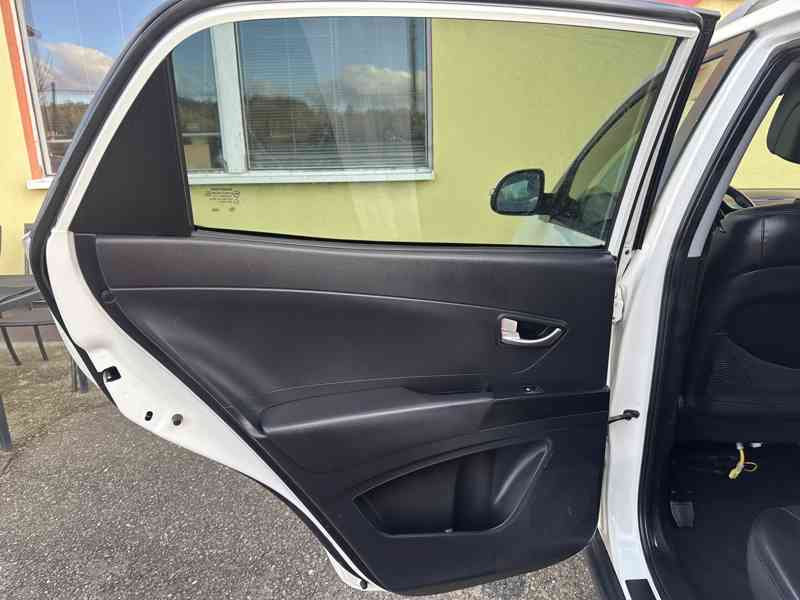 SsangYong Korando 2.0XDi 4x4/1MAJ/129kW/Výhřev - foto 12