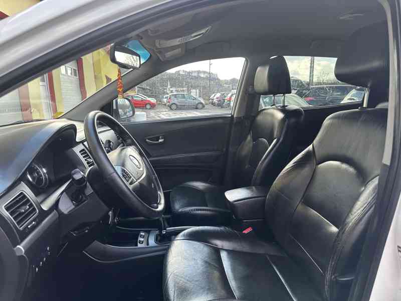 SsangYong Korando 2.0XDi 4x4/1MAJ/129kW/Výhřev - foto 9