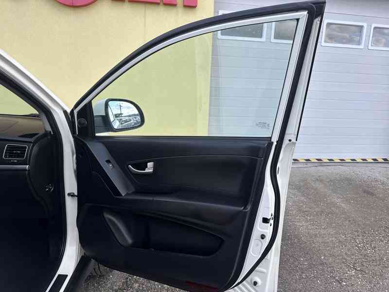 SsangYong Korando 2.0XDi 4x4/1MAJ/129kW/Výhřev - foto 20