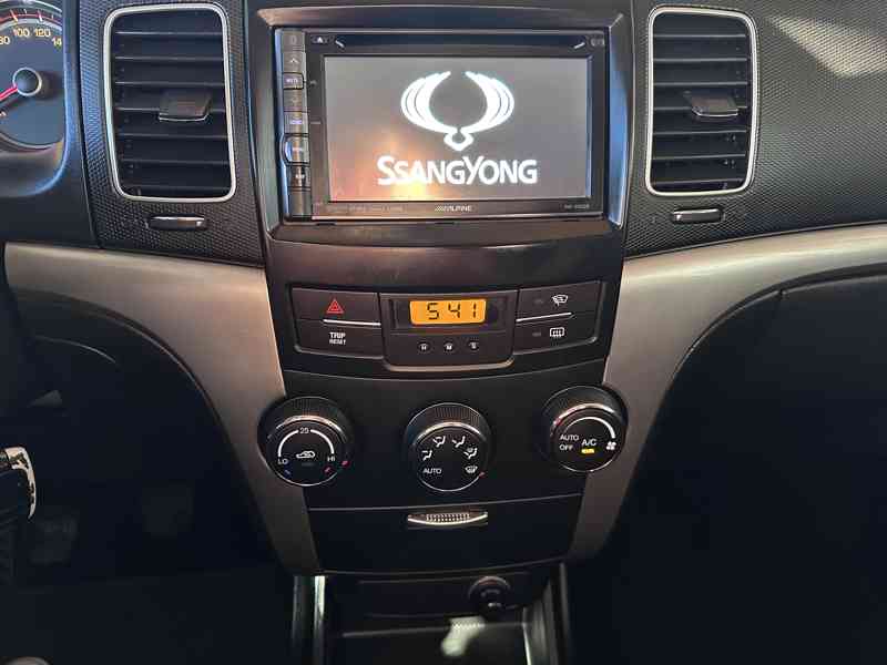 SsangYong Korando 2.0XDi 4x4/1MAJ/129kW/Výhřev - foto 24