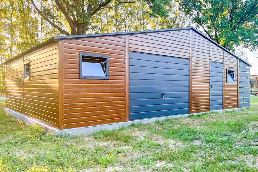 Plechova garáž 8,5x6m přístřešek 1,5x6m výklopná vrata TS771 - foto 3