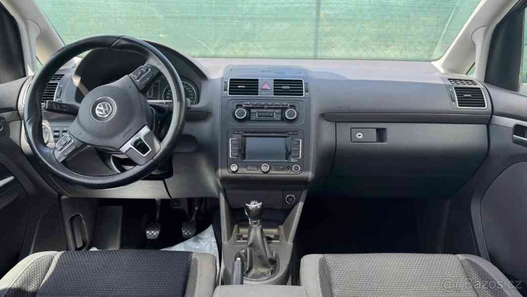 Volkswagen Touran 2,0 TDI 2011 - foto 6