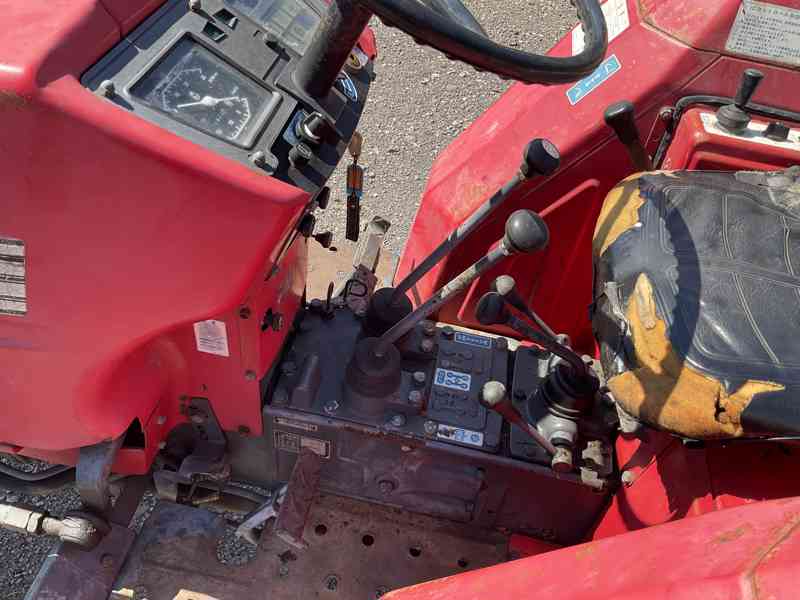 Japonský traktor Shibaura SD 2243, výkon 22 Hp,4x4 - foto 4