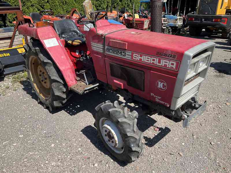 Japonský traktor Shibaura SD 2243, výkon 22 Hp,4x4 - foto 2