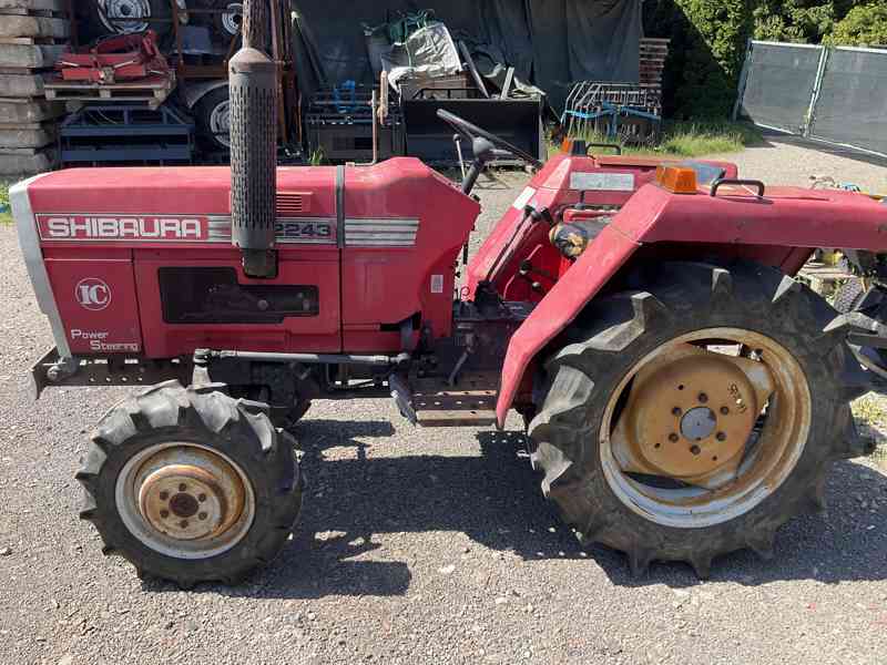 Japonský traktor Shibaura SD 2243, výkon 22 Hp,4x4 - foto 6