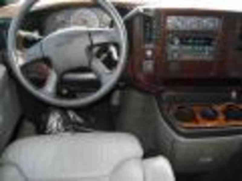 Osobní dodávka GMC Savana Toto je osobní dodávka 1500 GMC Sa - foto 2