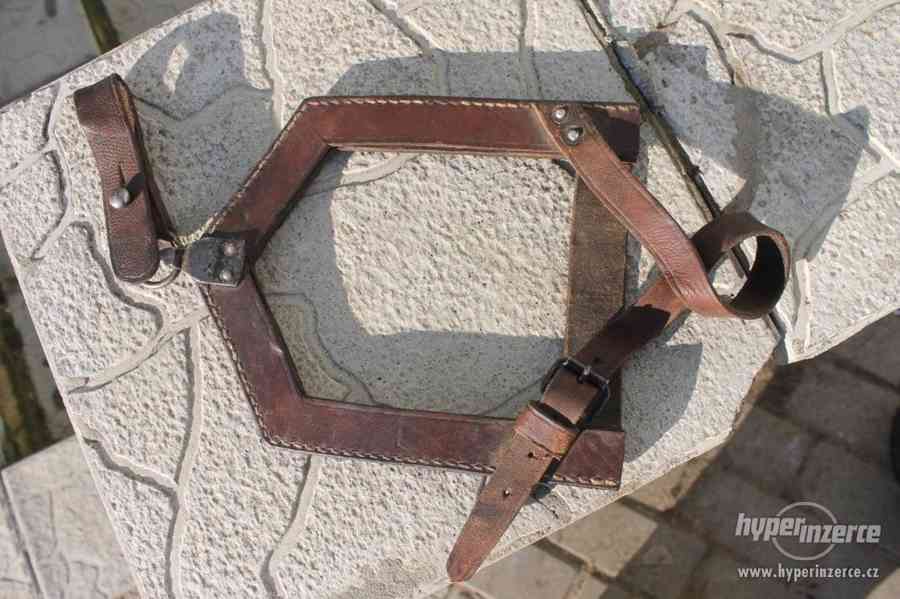 Koupím starý rakouský závěsník na lopatku nebo i s lopatkou - foto 1