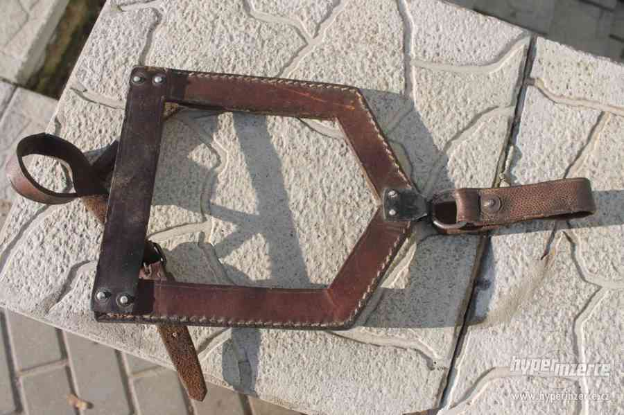 Koupím starý rakouský závěsník na lopatku nebo i s lopatkou - foto 4