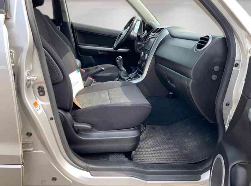Suzuki Grand Vitara 2.4i Club benzin 124kw - foto 12