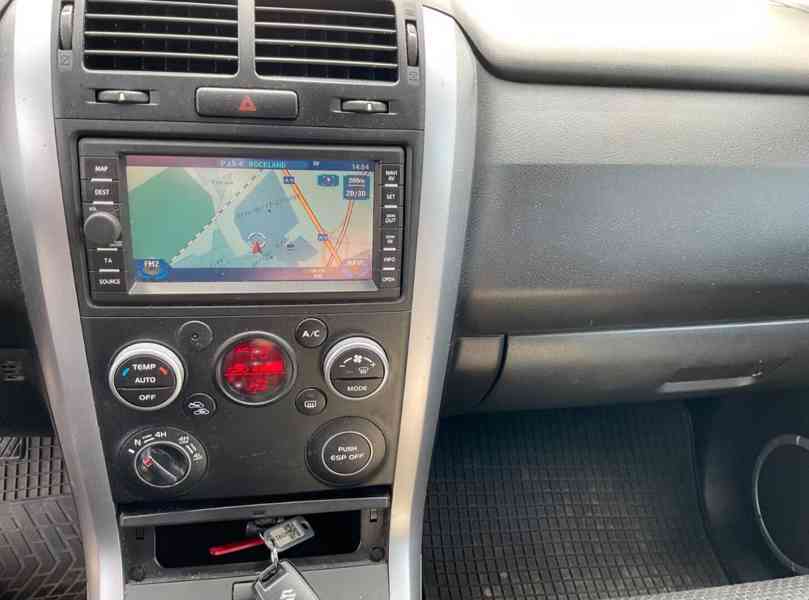 Suzuki Grand Vitara 2.4i Club benzin 124kw - foto 13