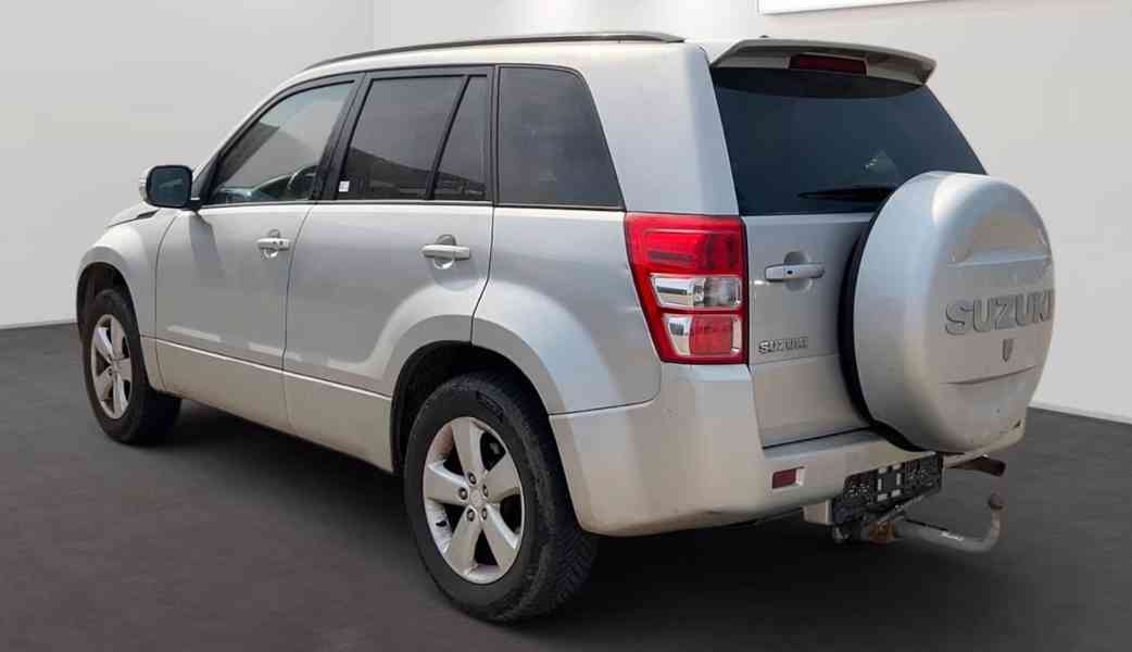 Suzuki Grand Vitara 2.4i Club benzin 124kw - foto 5
