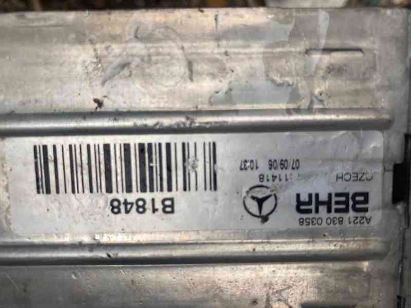 Mercedes S W221 2005-2013 radiátor topeni A2218300358 - foto 1