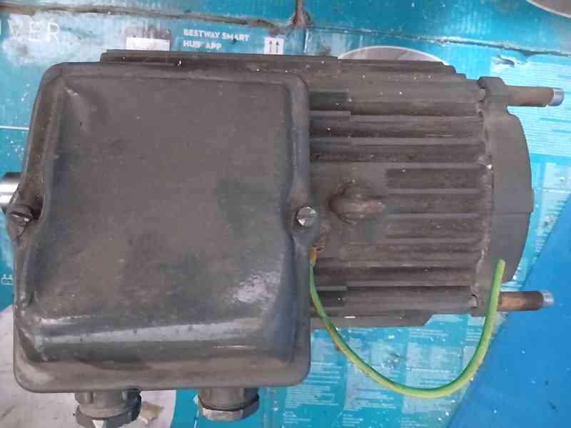 Prodám AC motor 7,5 kW/2800 ot./min. 400/690 V AC - foto 2