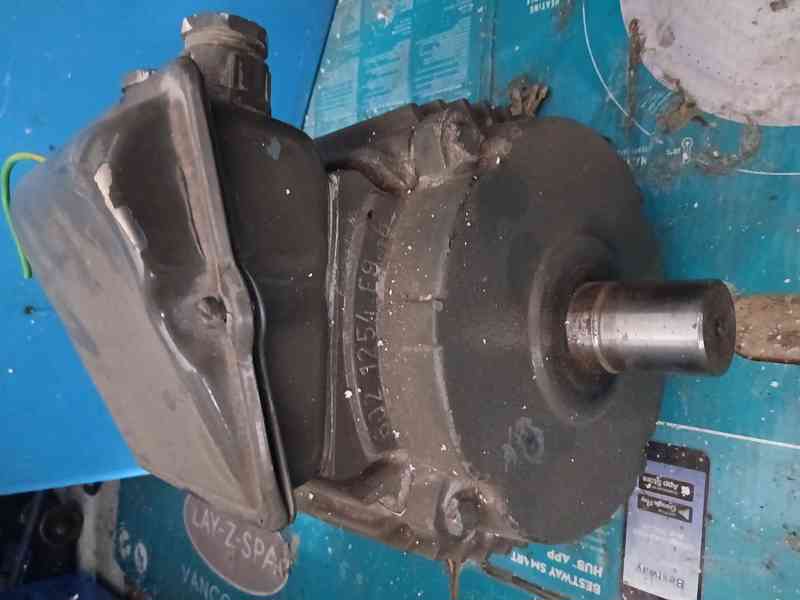Prodám AC motor 7,5 kW/2800 ot./min. 400/690 V AC - foto 1