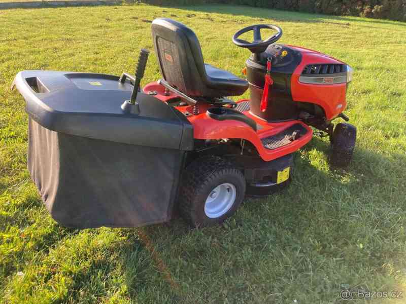 Zahradní traktor Sabo 92 HB ( John Deere X 165R) - foto 4