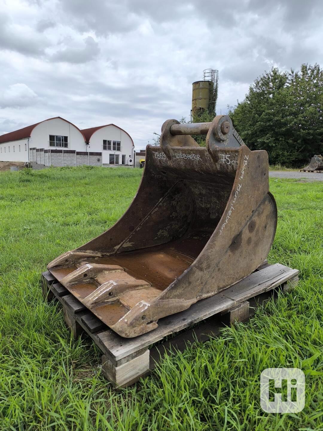 Podkopová lopata, 75cm s upínáním Liebherr - foto 1