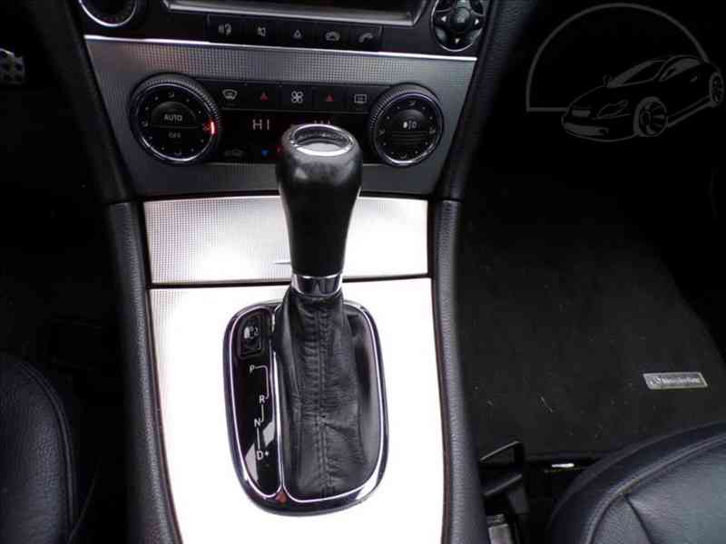 Mercedes-Benz CLK 3,0 320CDI - foto 6