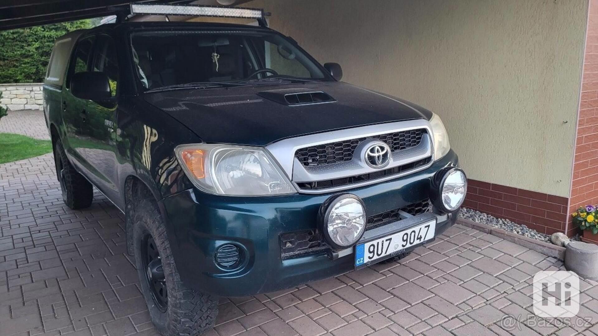 Toyota Hilux 2,4   D4-D - foto 1