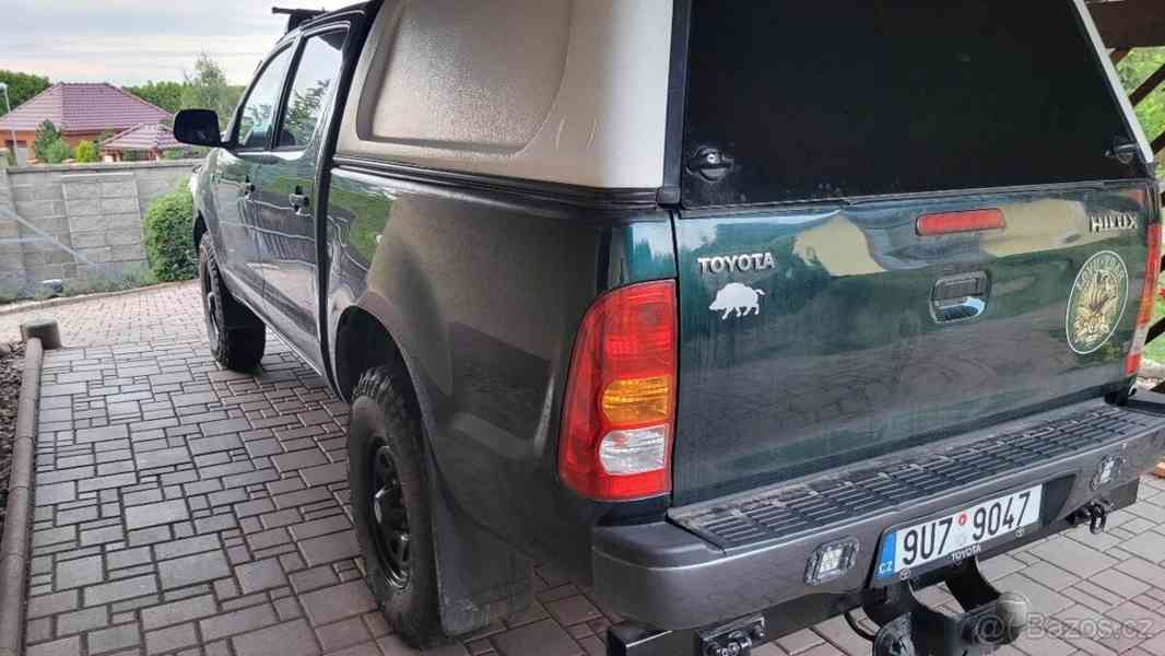 Toyota Hilux 2,4 D4-D - foto 2