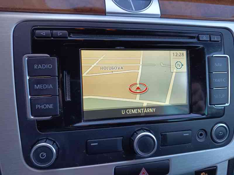 VOLKSWAGEN Passat Variant 2,0TDI Comfortline  - foto 18