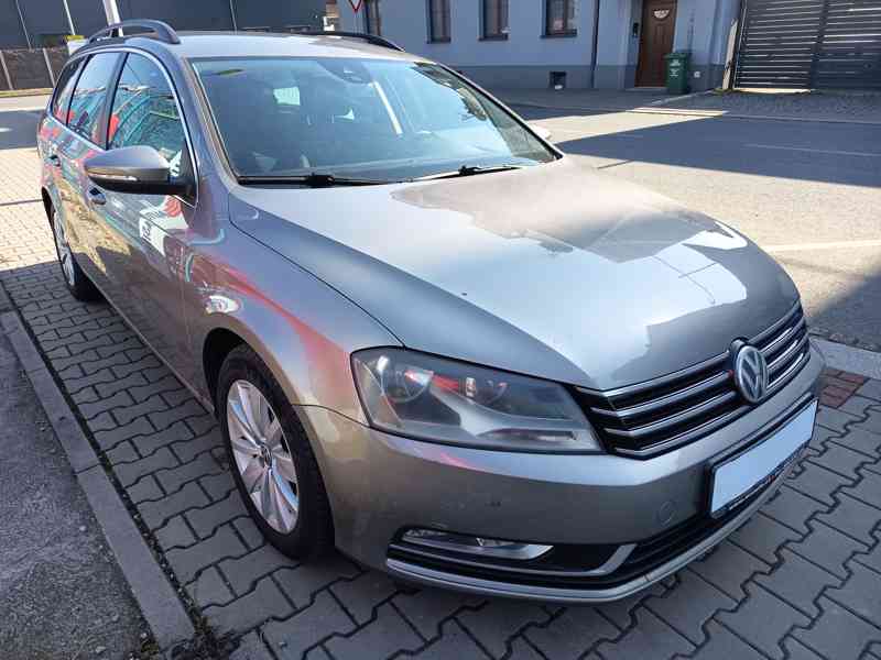 VOLKSWAGEN Passat Variant 2,0TDI Comfortline  - foto 5