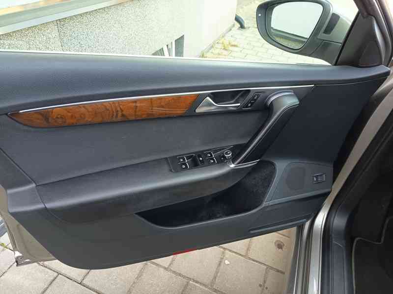 VOLKSWAGEN Passat Variant 2,0TDI Comfortline  - foto 20