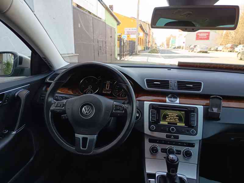 VOLKSWAGEN Passat Variant 2,0TDI Comfortline  - foto 16