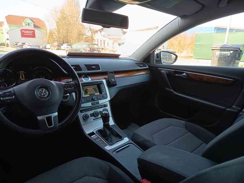 VOLKSWAGEN Passat Variant 2,0TDI Comfortline  - foto 17