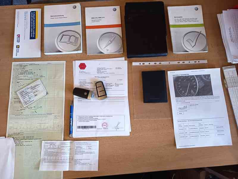 VOLKSWAGEN Passat Variant 2,0TDI Comfortline  - foto 21