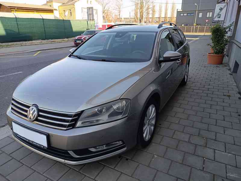 VOLKSWAGEN Passat Variant 2,0TDI Comfortline  - foto 4