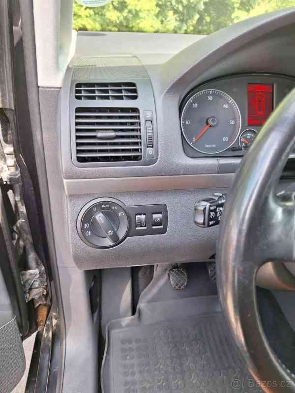 Volkswagen Touran 2,0 TDI 2 - foto 2