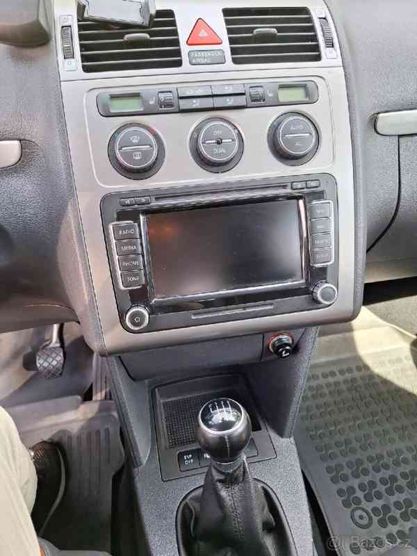 Volkswagen Touran 2,0 TDI 2 - foto 10