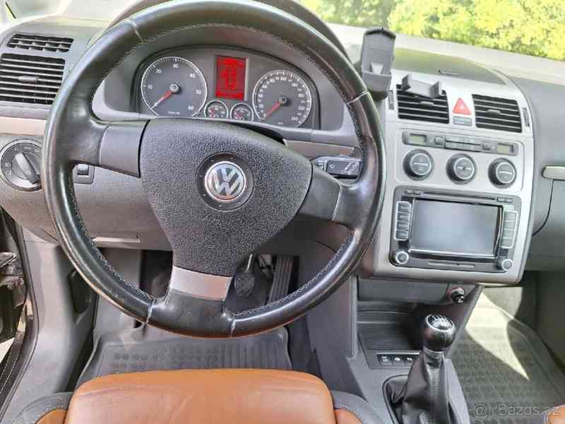 Volkswagen Touran 2,0 TDI 2 - foto 7