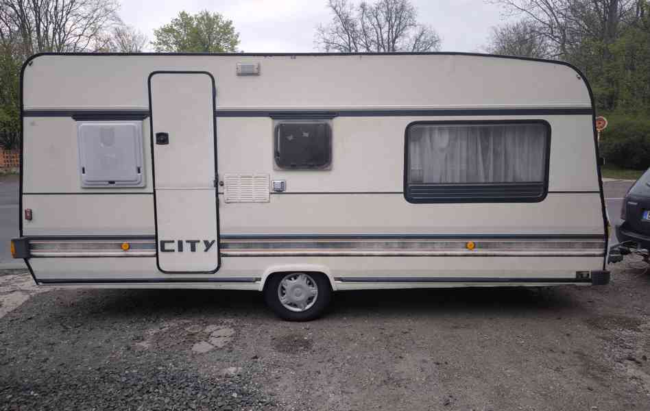 Pěkný a čistý Burstner 500 na pevné stání. Odvoz možný. - foto 2