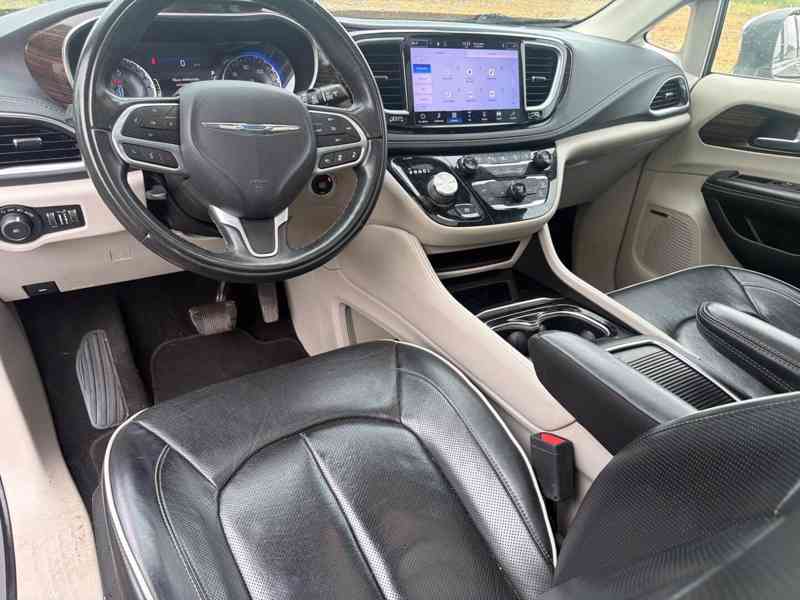 Chrysler Pacifica 3,6 RU Limited Radar 360 2022 - foto 13