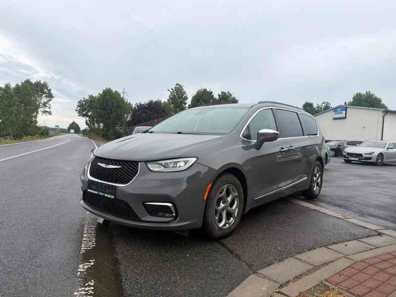 Chrysler Pacifica 3,6 RU Limited Radar 360 2022 - foto 2