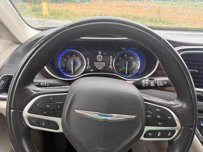 Chrysler Pacifica 3,6 RU Limited Radar 360 2022 - foto 18