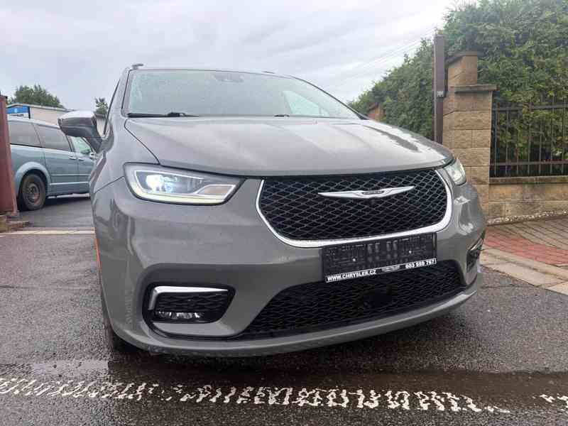 Chrysler Pacifica 3,6 RU Limited Radar 360 2022 - foto 6